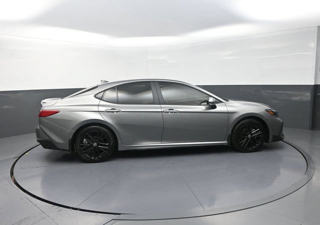 Used 2026 Toyota Camry SE w/ Convenience Package FWD image 9