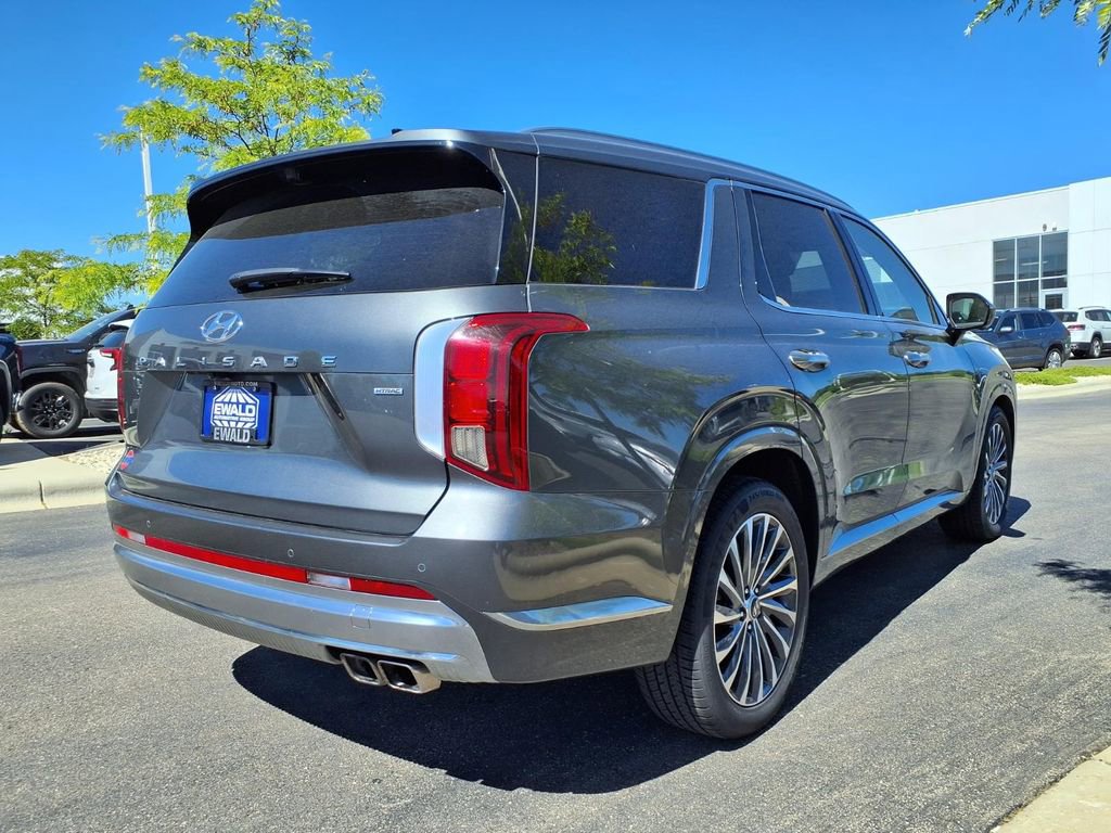 Used 2024 Hyundai Palisade Calligraphy AWD/4WD image 3