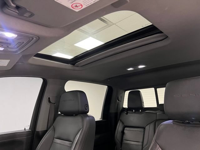 Used 2021 GMC Sierra 3500 Denali w/ Denali Black Diamond Edition AWD/4WD image 39