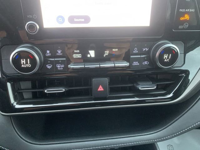 Used 2023 Toyota Highlander LE image 22