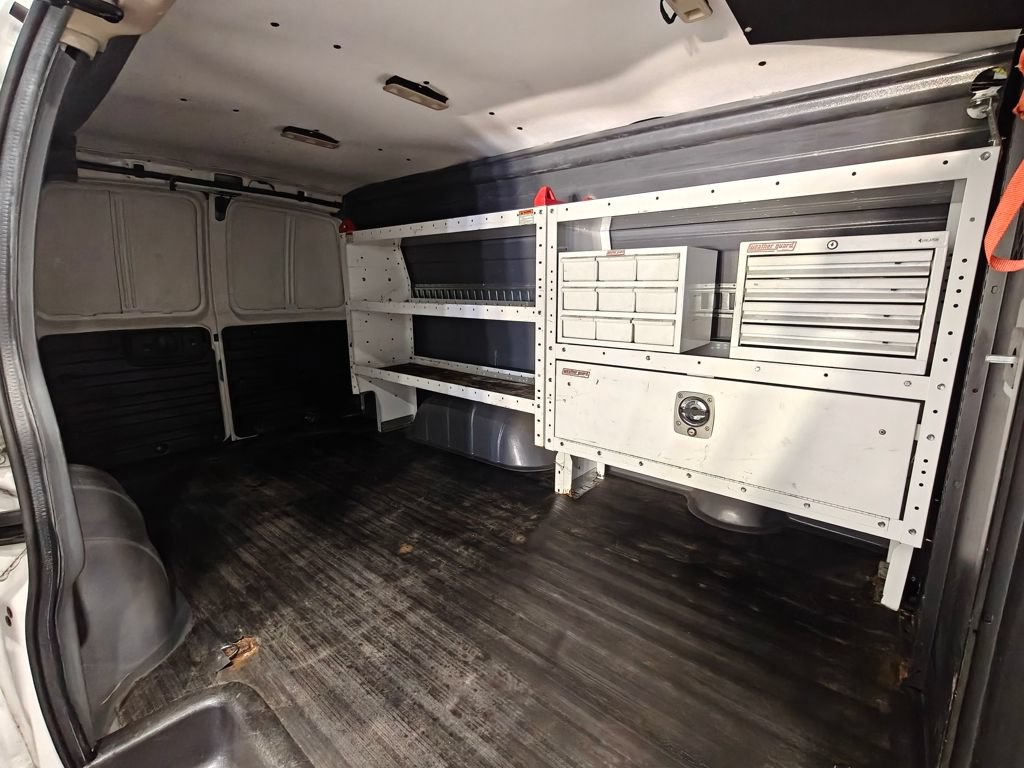 Used 2017 Chevrolet Express 2500 RWD image 21