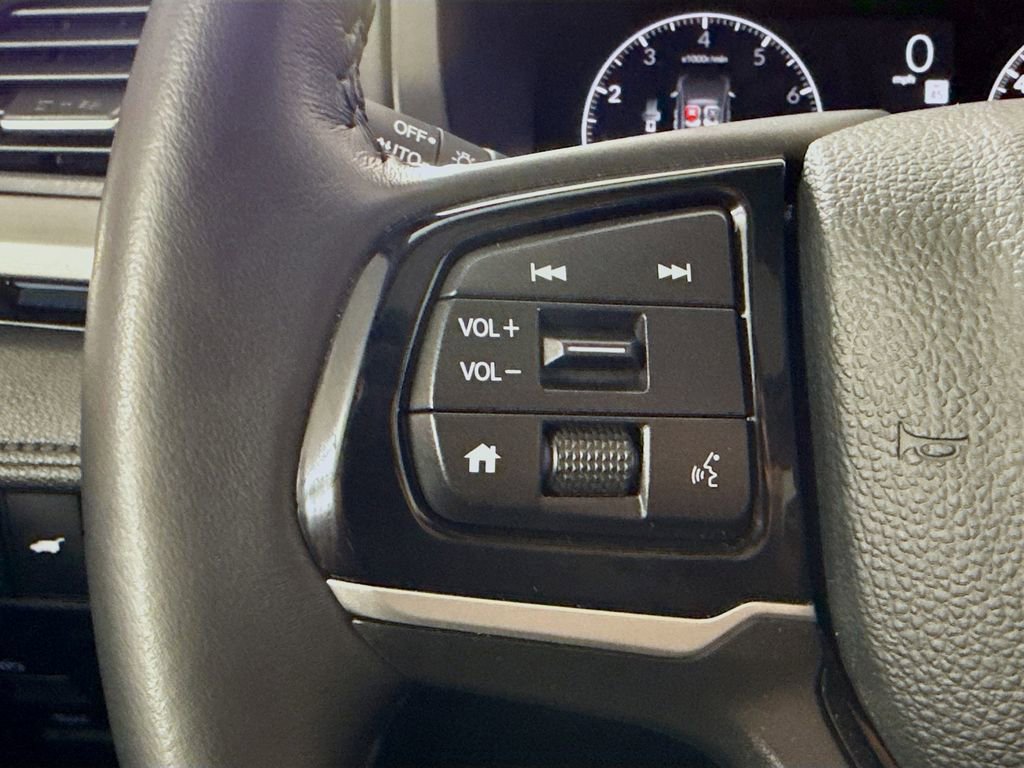 Certified 2025 Honda Odyssey Touring image 11