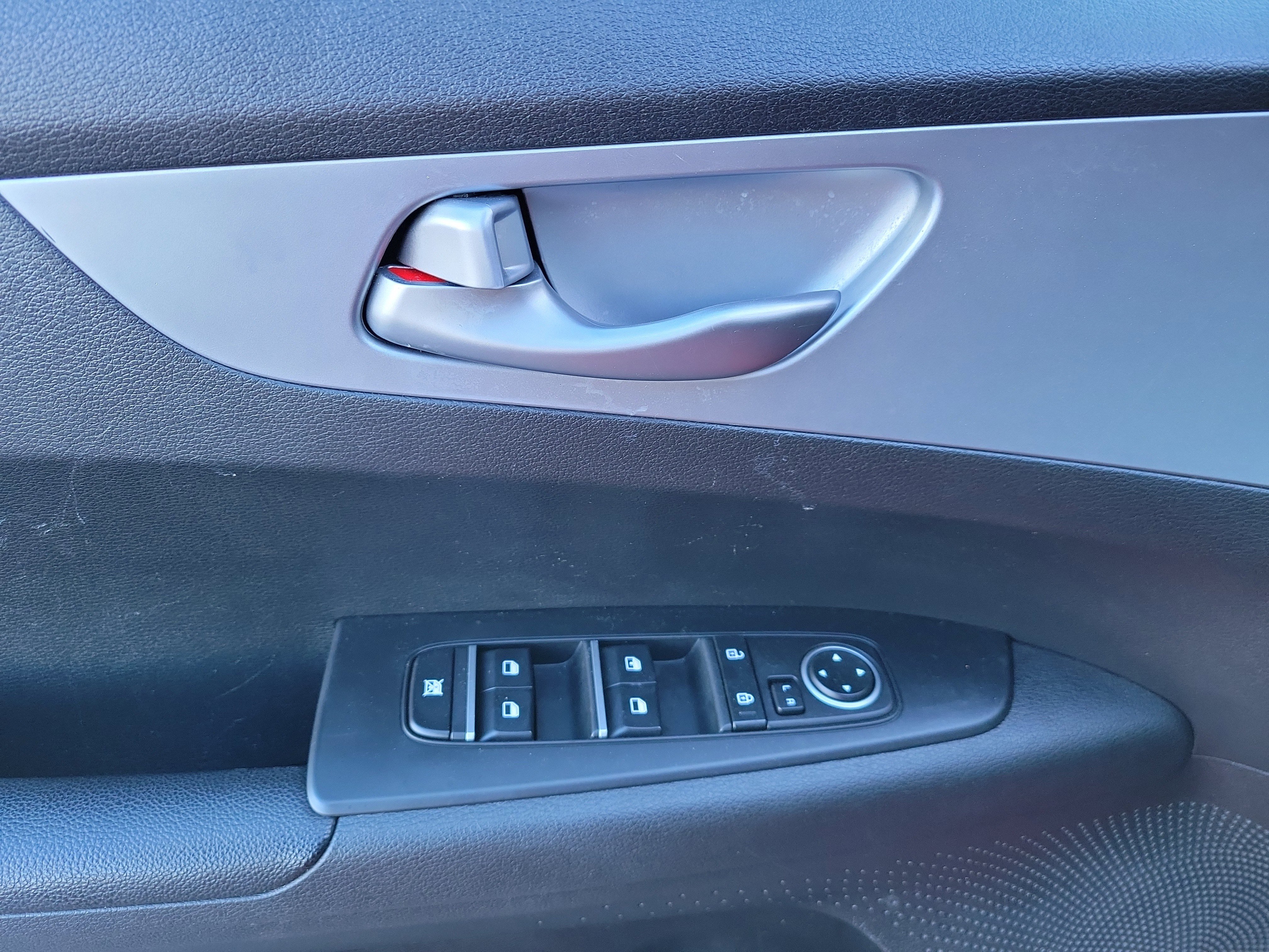 Used 2023 Kia Forte LXS FWD image 24
