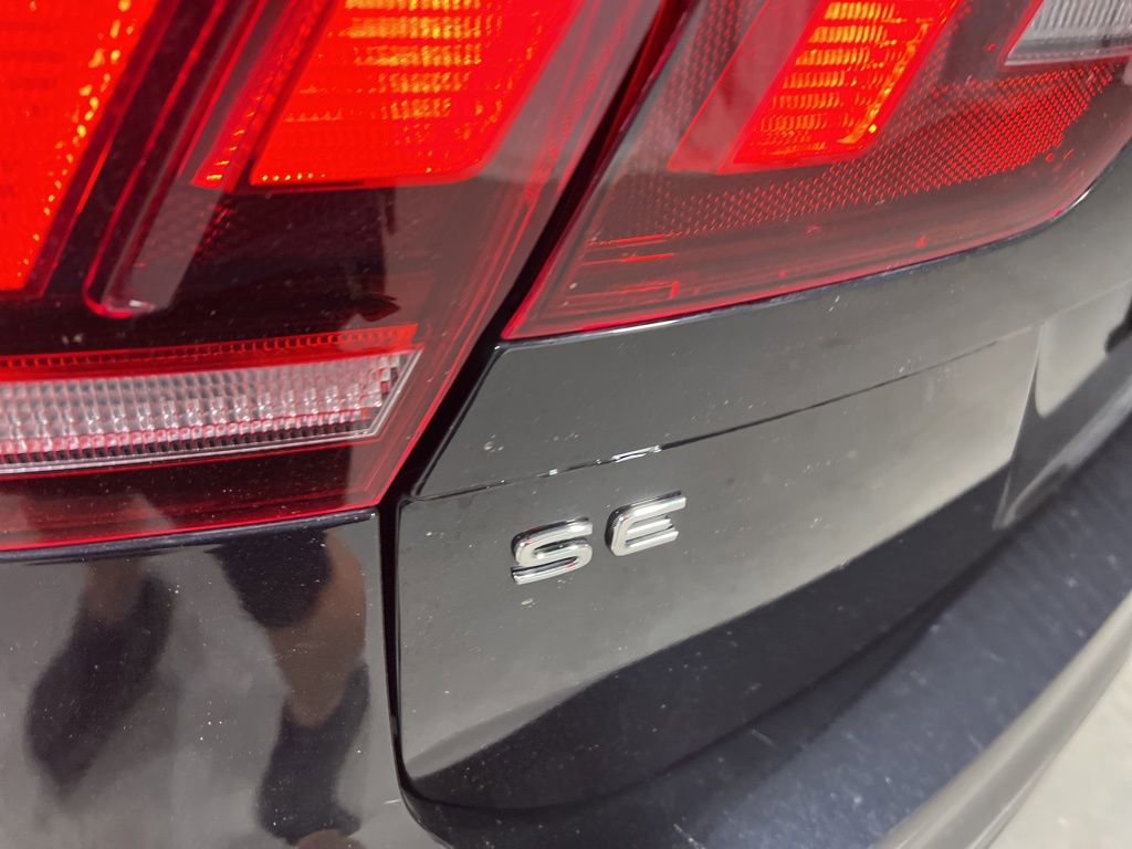 Used 2024 Volkswagen Tiguan SE R-Line image 19