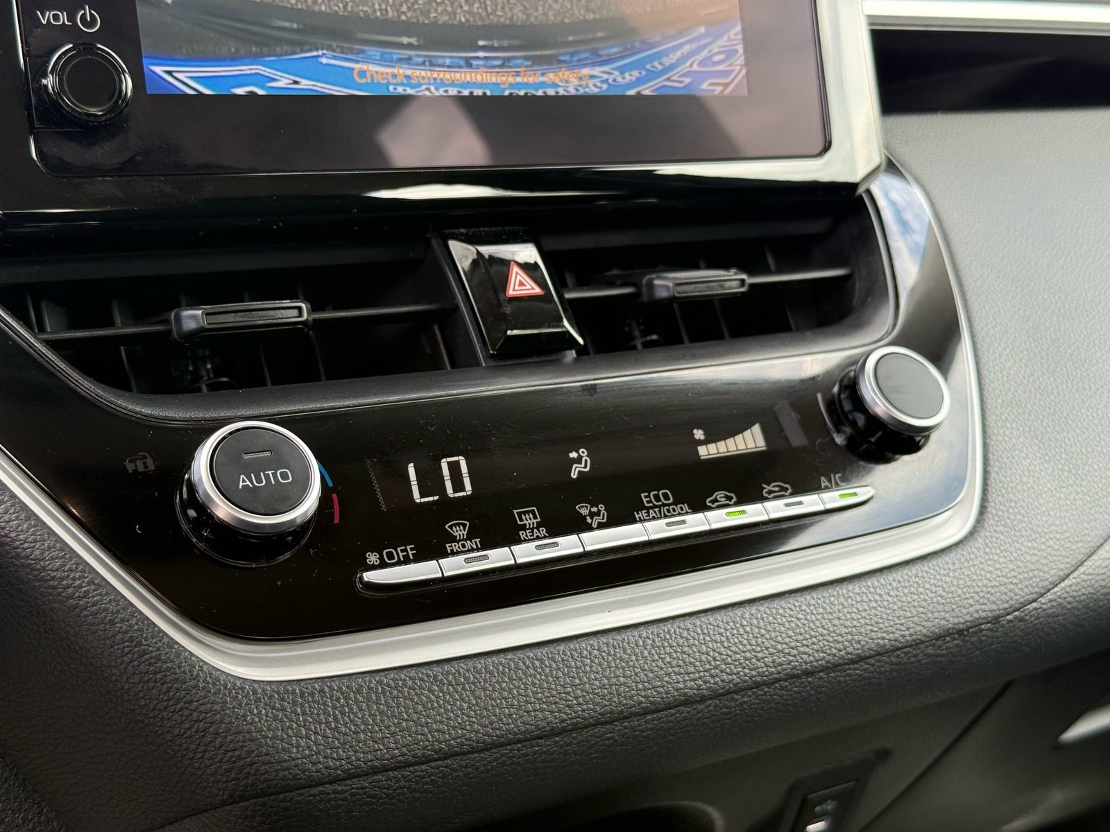 Used 2025 Toyota Corolla LE FWD image 23