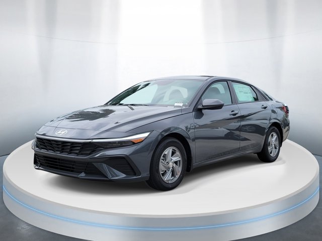 New 2026 Hyundai Elantra SE FWD image 2