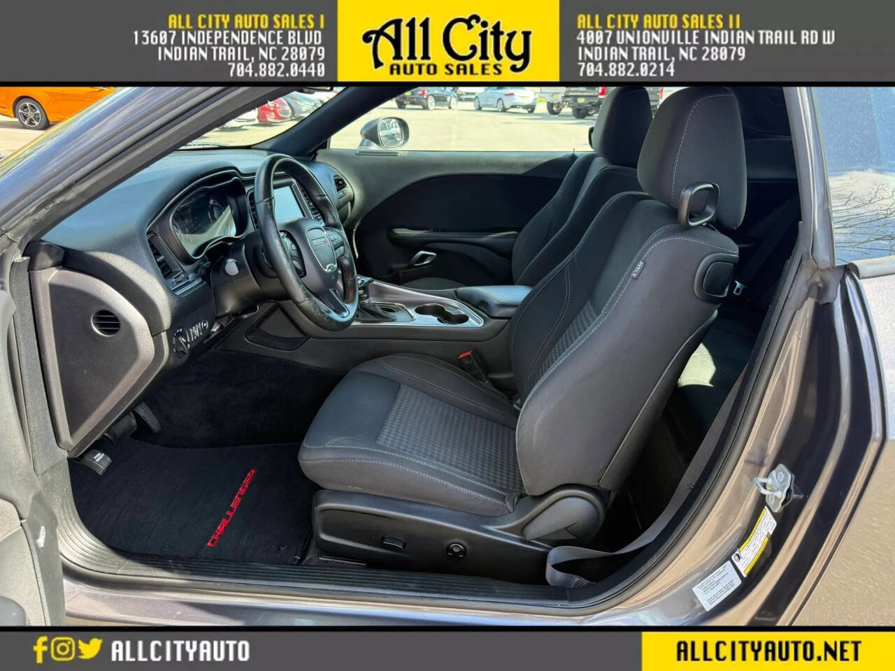 Used 2016 Dodge Challenger SXT w/ Blacktop Package RWD image 9