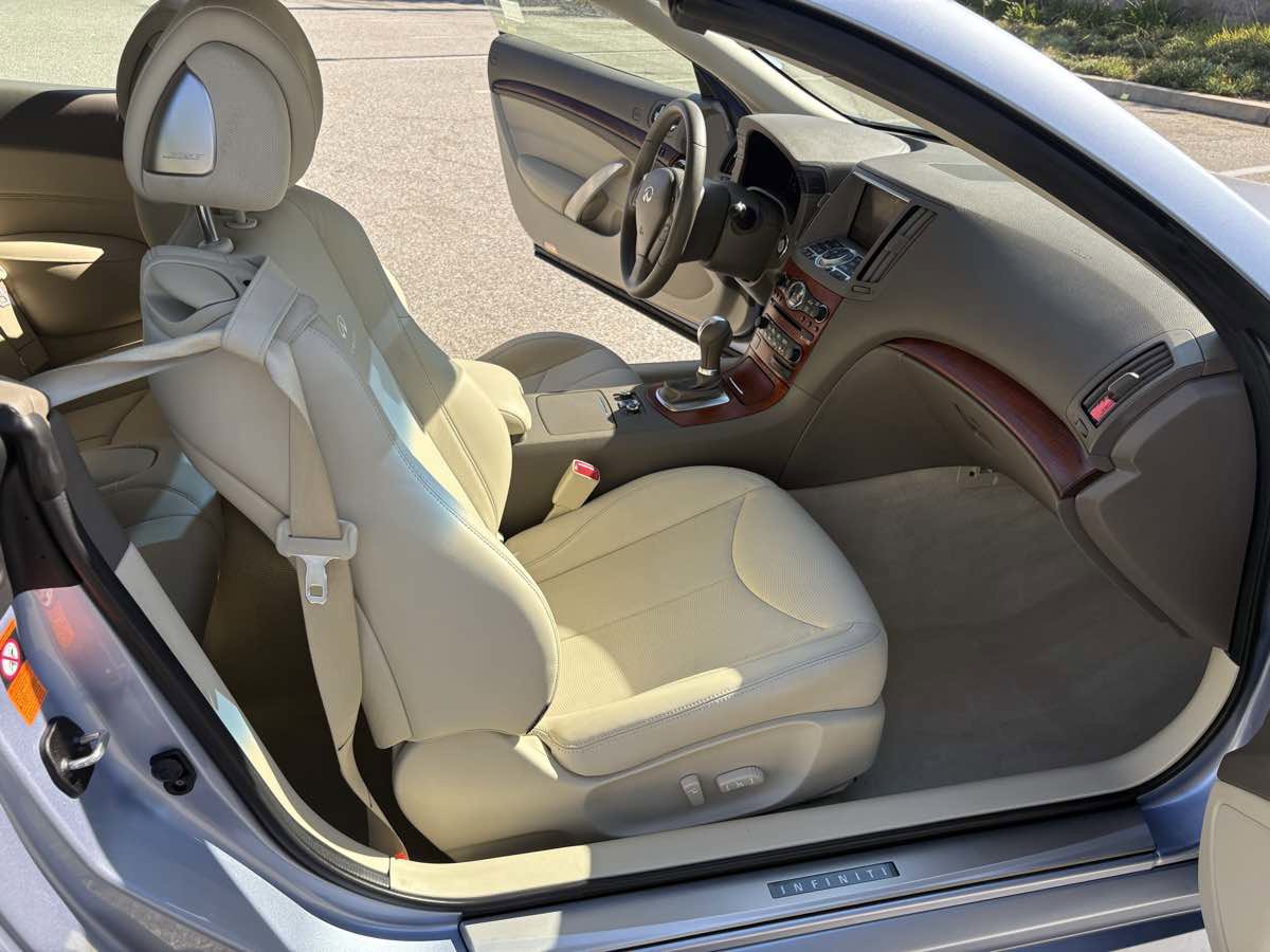 Used 2009 INFINITI G37 Sport w/ Premium Pkg image 28