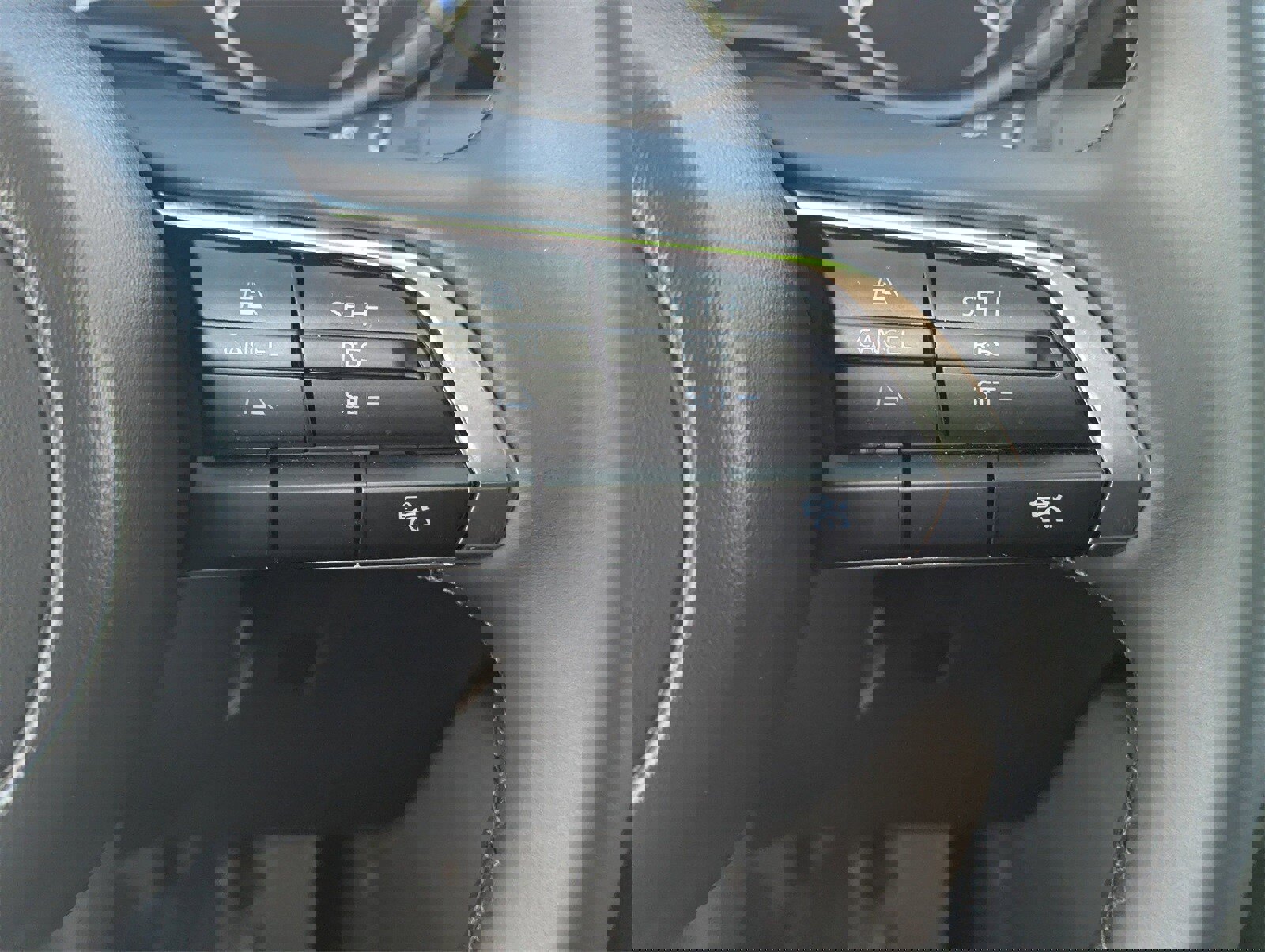 Used 2025 MAZDA MAZDA3 s image 24