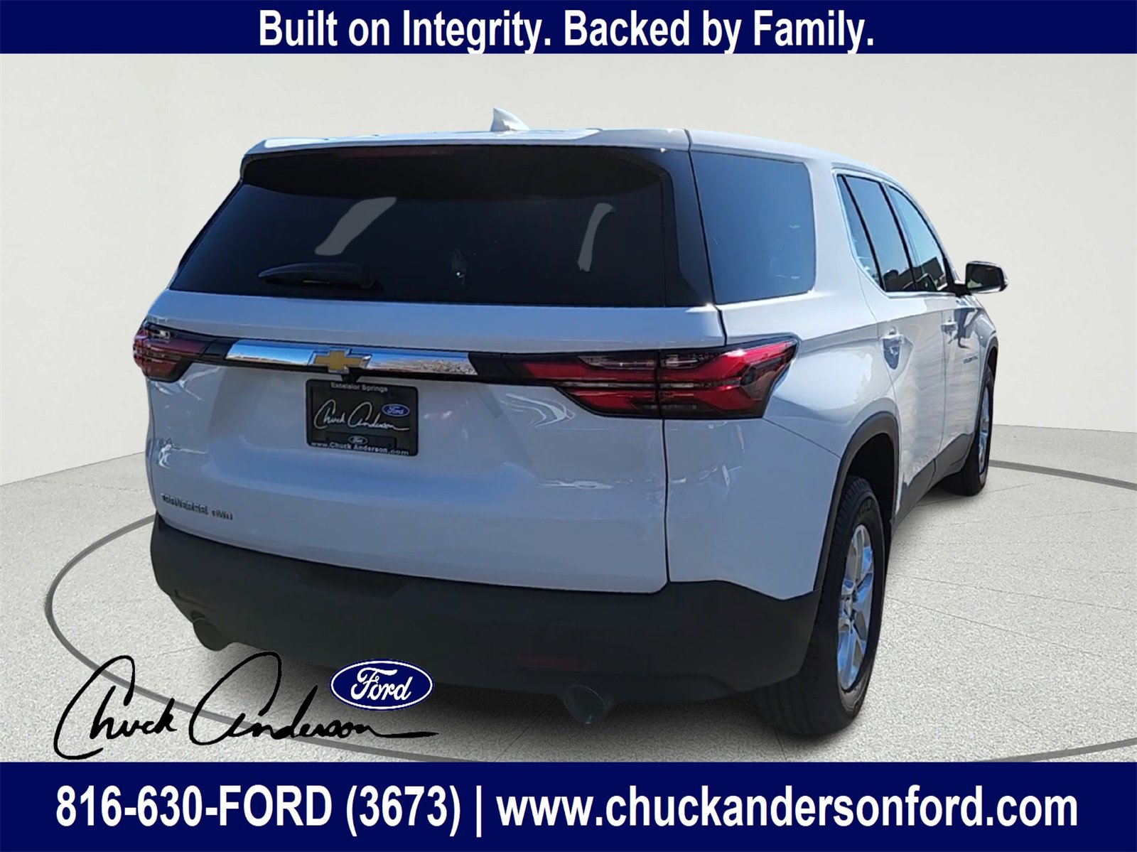 Used 2023 Chevrolet Traverse LS image 4