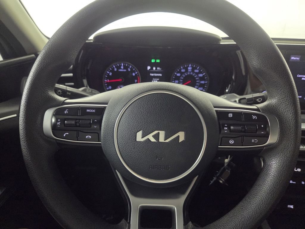 Used 2022 Kia K5 LX FWD image 16