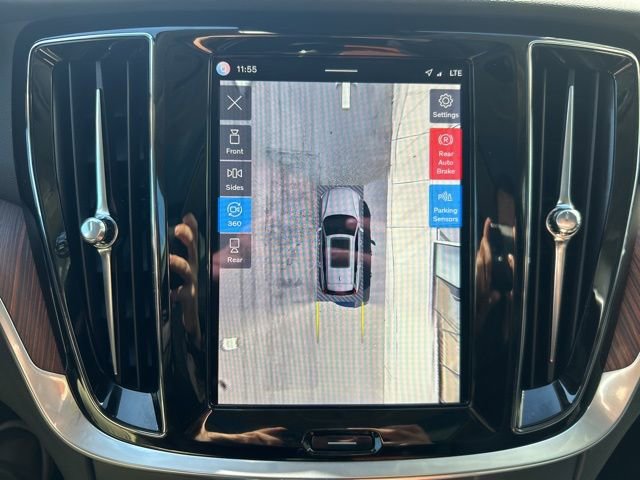 Certified 2025 Volvo V60 B5 Cross Country Plus AWD/4WD image 24