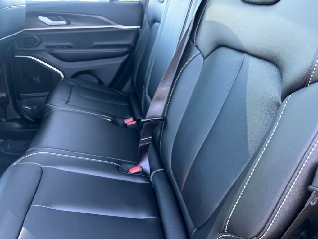 New 2026 Jeep Grand Cherokee Limited AWD/4WD image 30