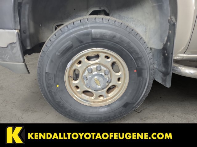 Used 2001 Chevrolet Silverado 2500 LS AWD/4WD image 8