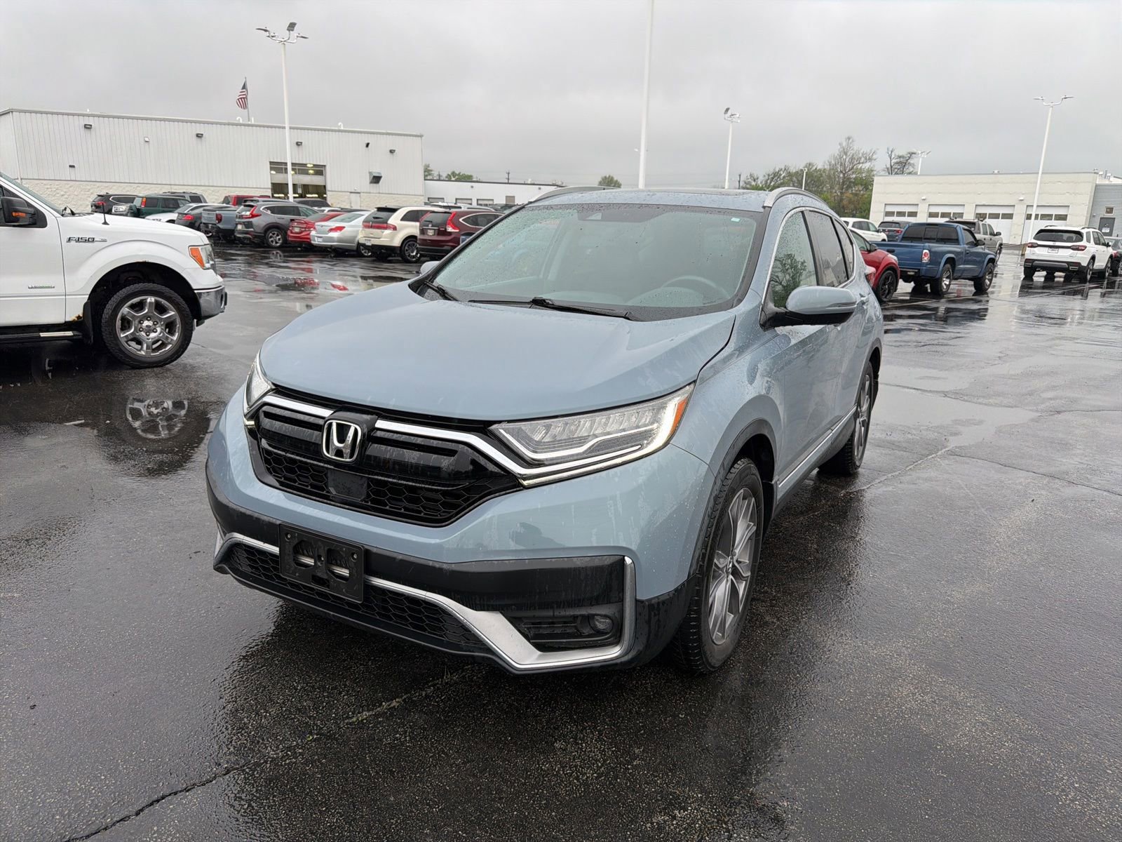 Used 2020 Honda CR-V Touring image 2