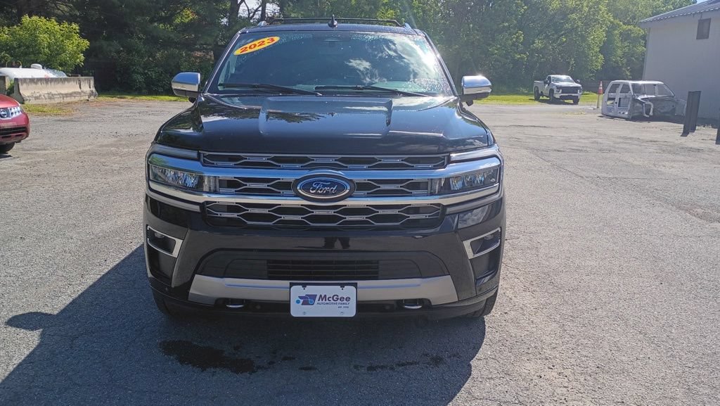 Used 2023 Ford Expedition Platinum AWD/4WD image 2