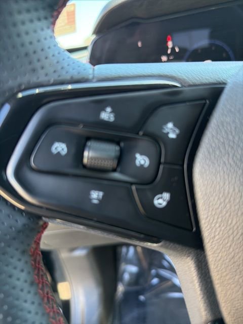 Used 2024 Chevrolet Trax RS FWD image 23