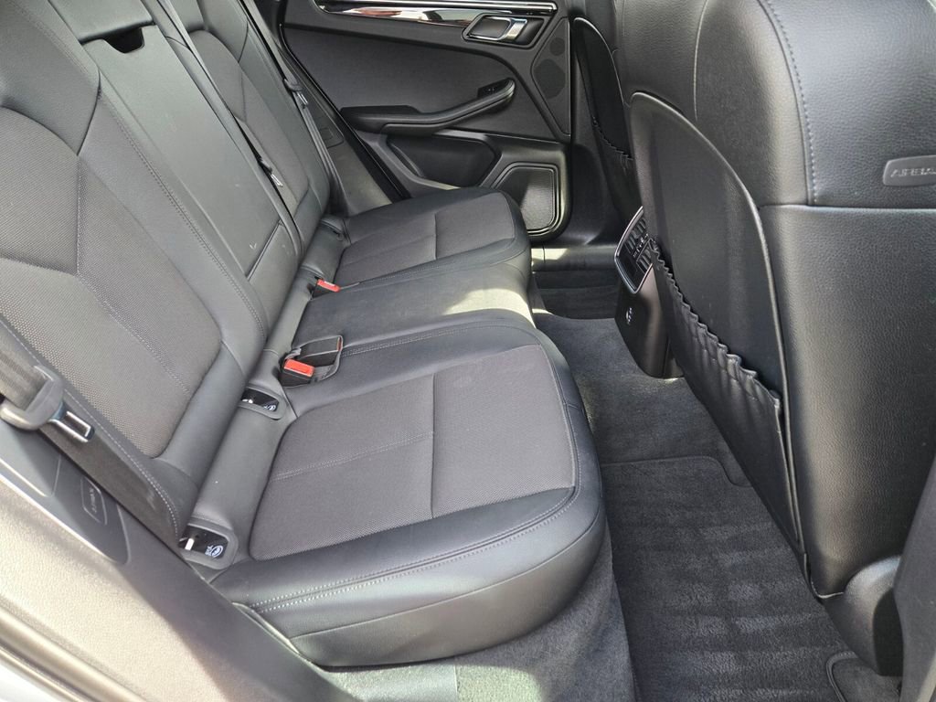 Used 2022 Porsche Macan AWD/4WD image 19