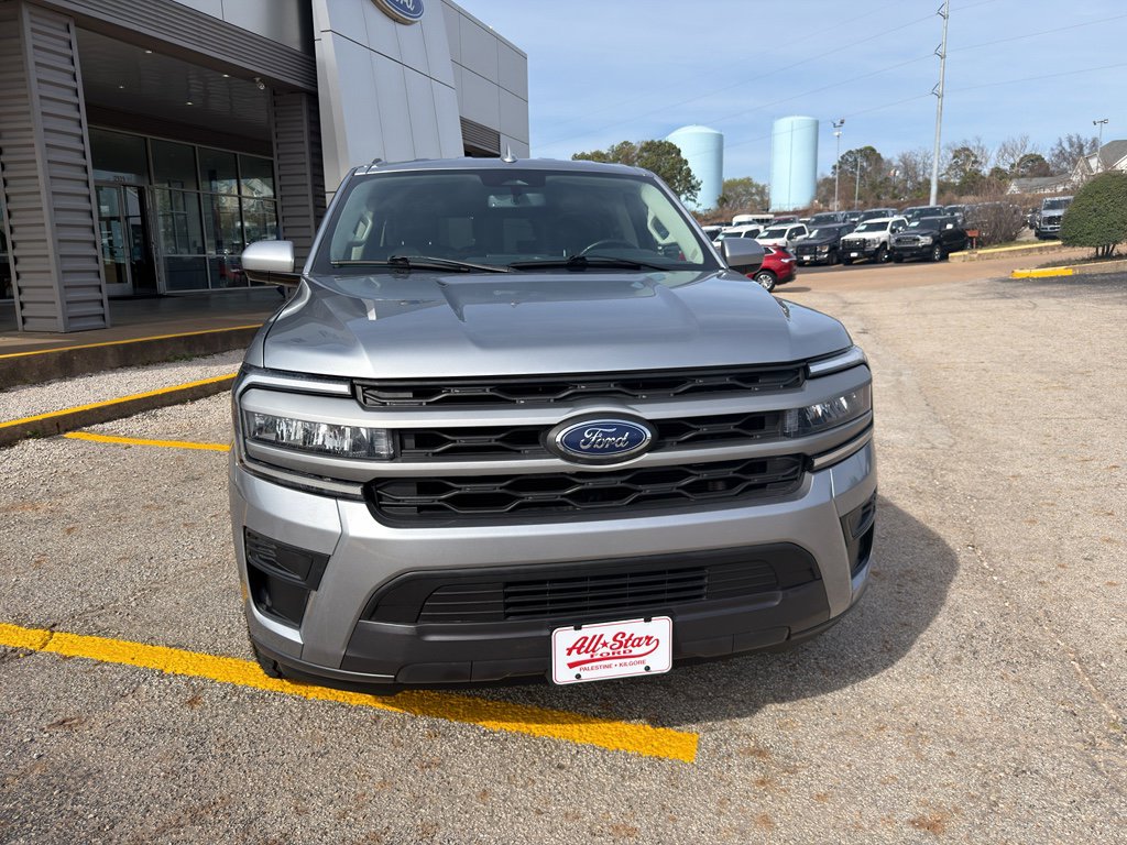 Used 2024 Ford Expedition Max XLT image 2