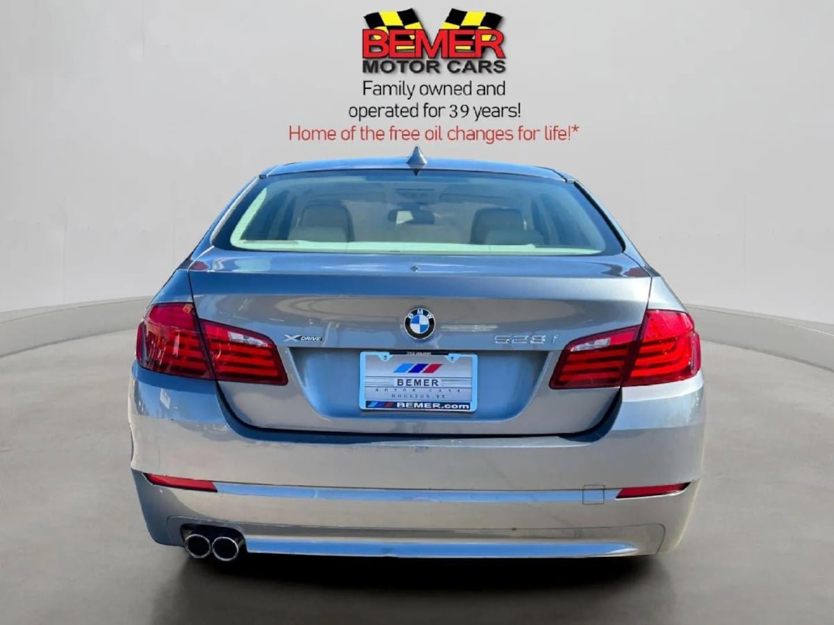 Used 2013 BMW 528i xDrive Sedan AWD/4WD image 4