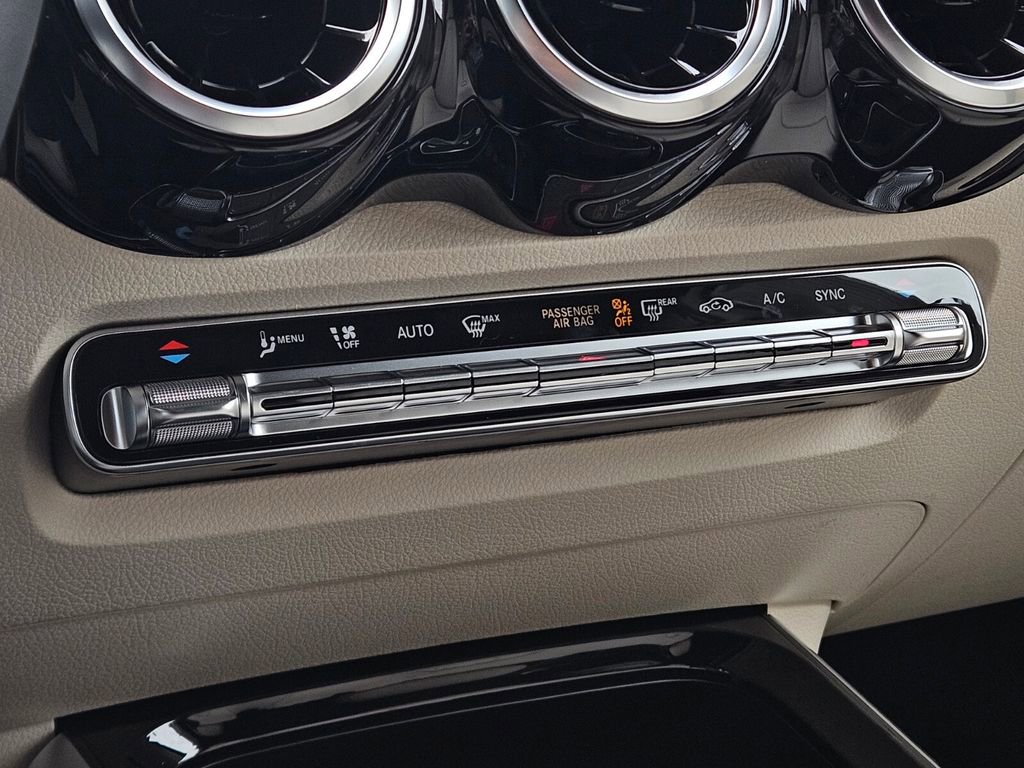 New 2026 Mercedes-Benz GLB 250 4MATIC image 24