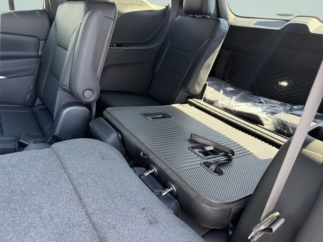 New 2026 Chevrolet Traverse LT w/ Sun and Wheel Package FWD image 22