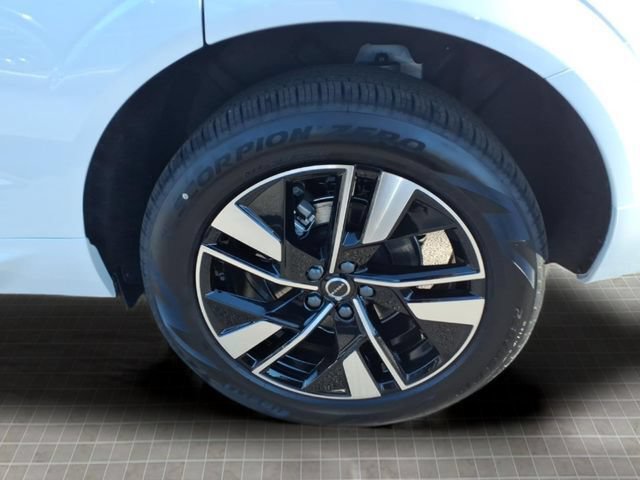 New 2026 Volvo XC60 B5 Plus w/ Protection Package Premier AWD/4WD image 10