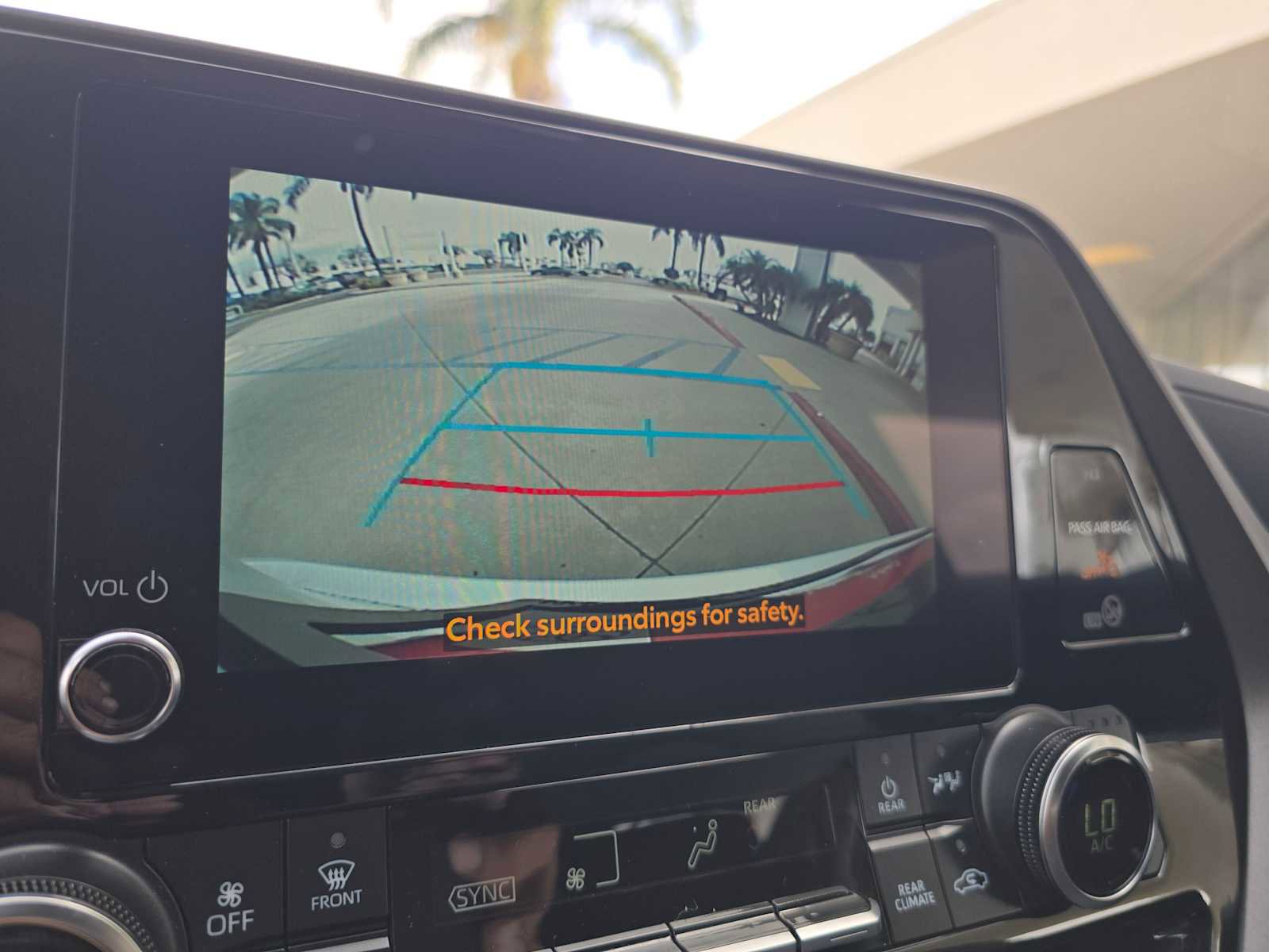 Used 2025 Toyota Highlander XLE FWD image 28