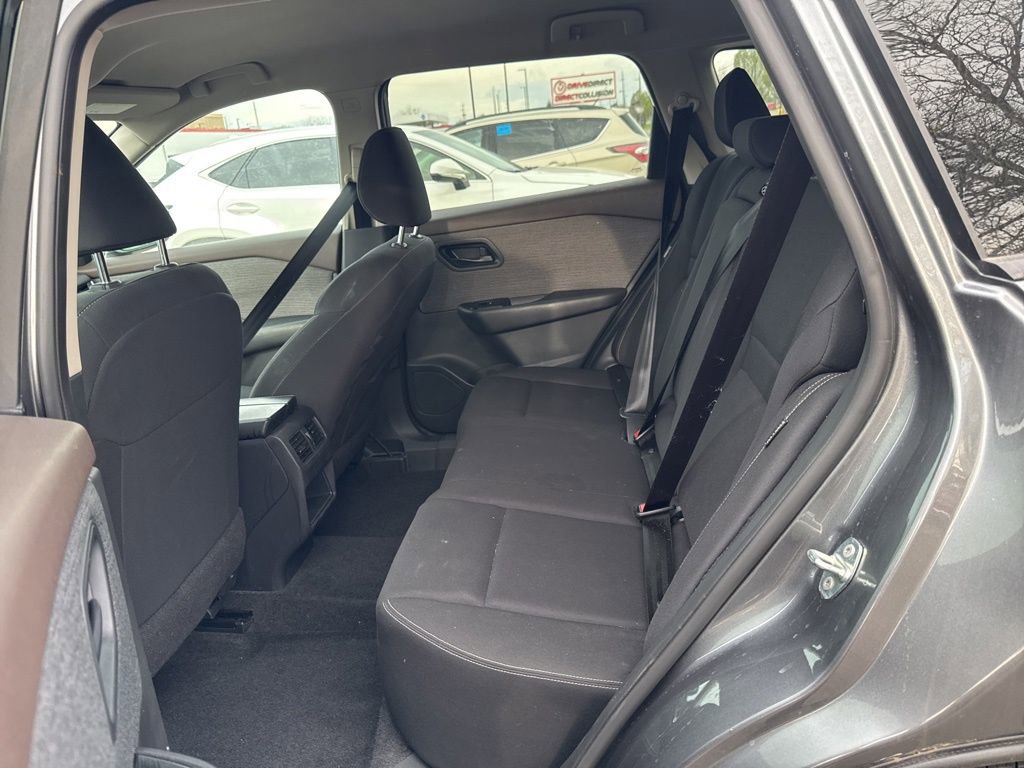 Used 2023 Nissan Rogue S image 10