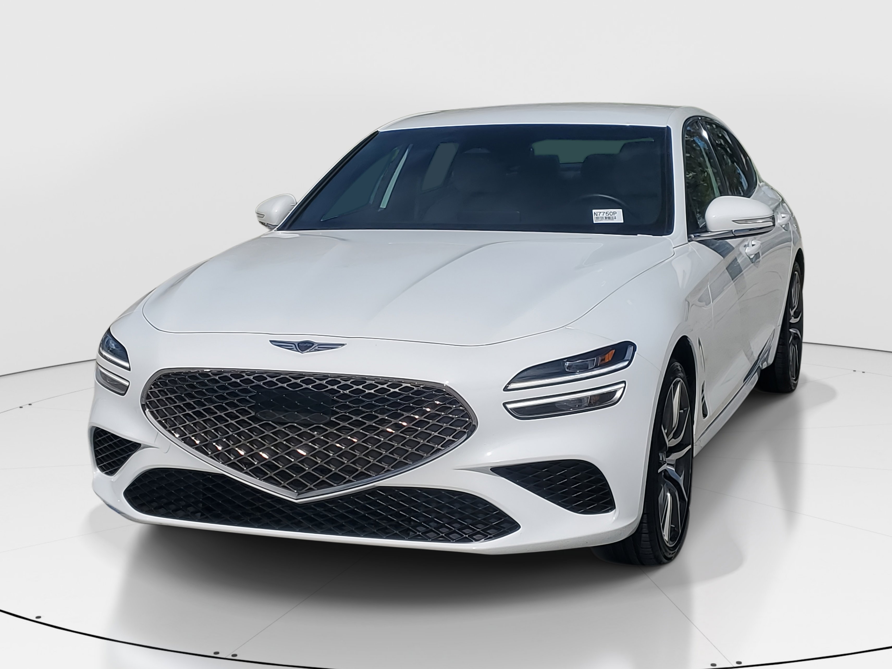 Used 2025 Genesis G70 2.5T image 5