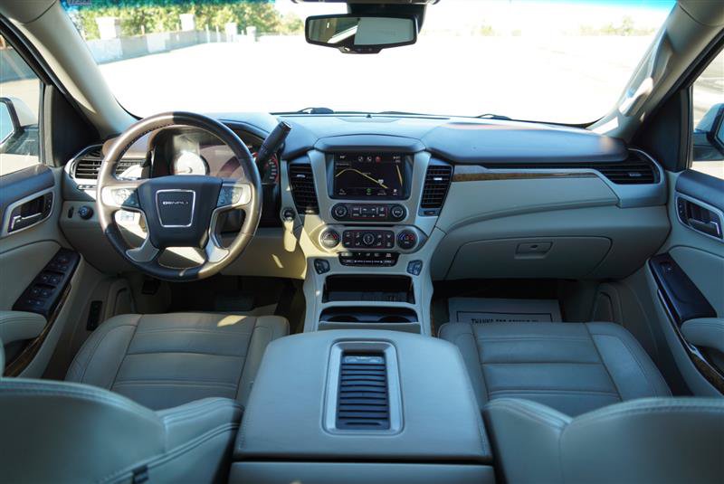 Used 2015 GMC Yukon Denali w/ Premium Package AWD/4WD image 46