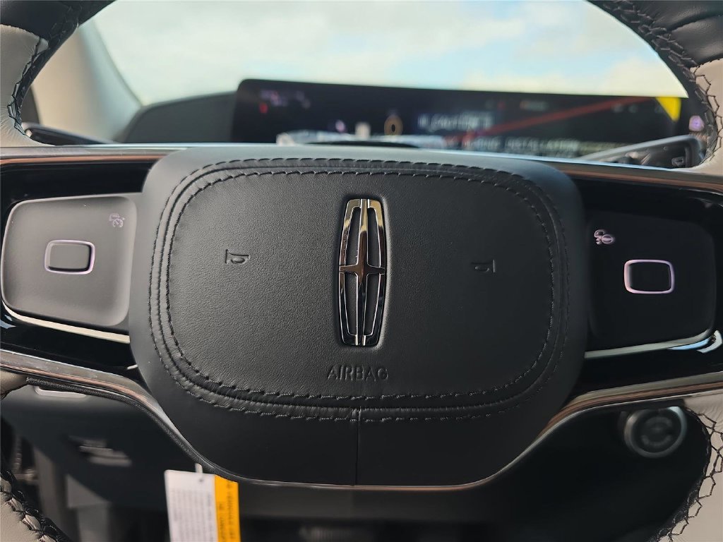 New 2026 Lincoln Navigator Premiere AWD/4WD image 24