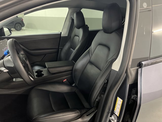 Used 2022 Tesla Model Y Long Range image 14