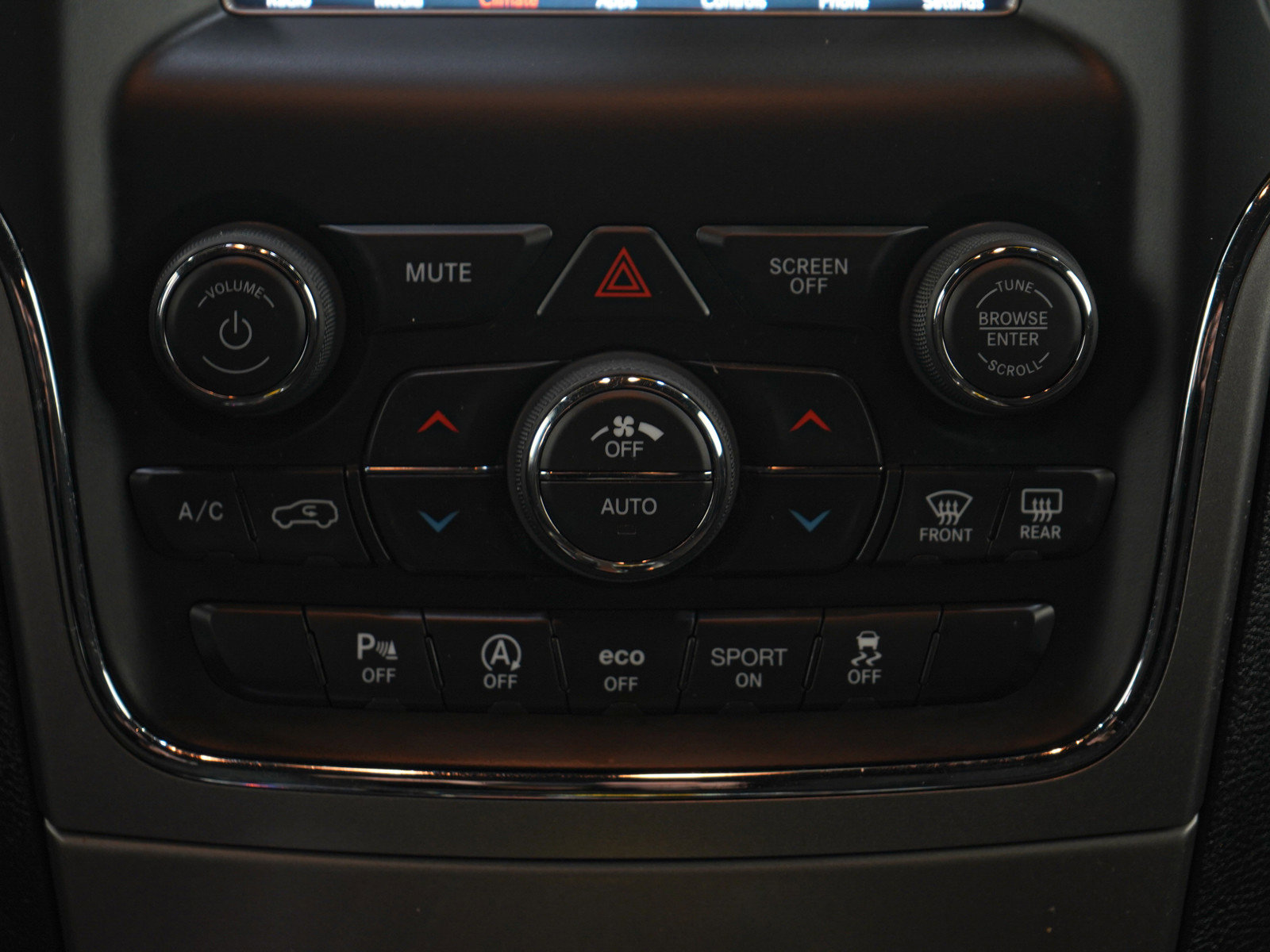 Used 2020 Jeep Grand Cherokee Laredo w/ Security & Convenience Group image 19