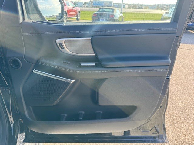 Used 2025 Ford Expedition Platinum w/ Driver's Package image 40