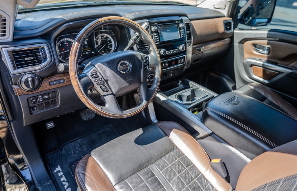 Used 2017 Nissan Titan Platinum Reserve AWD/4WD image 14
