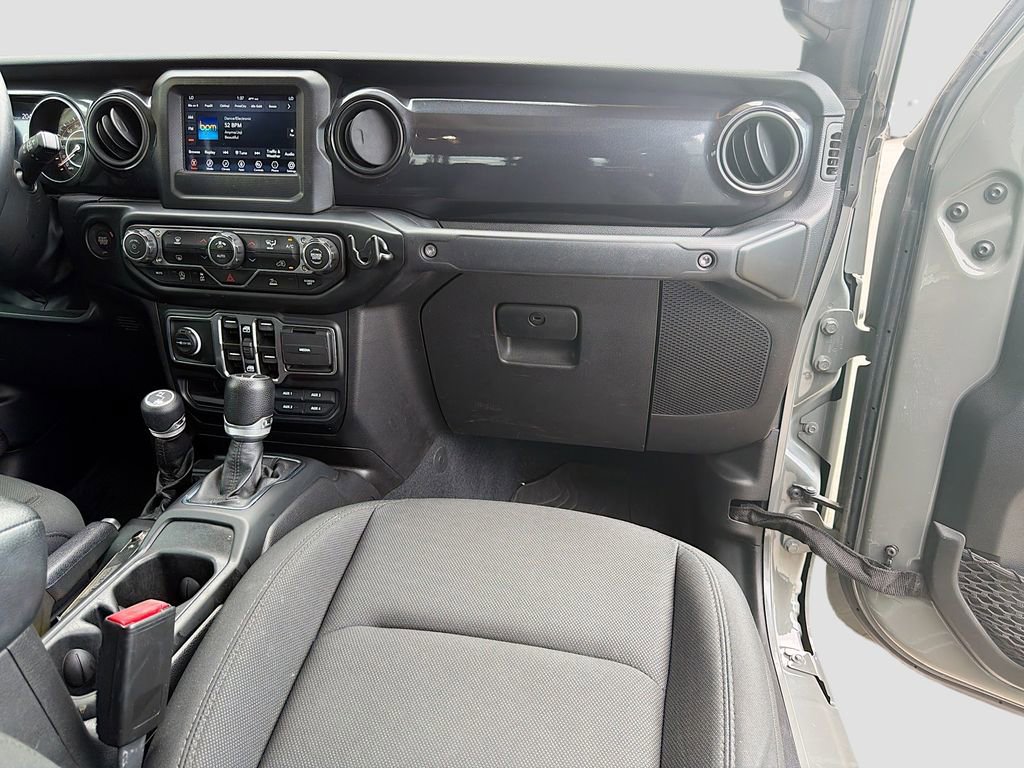 Used 2022 Jeep Gladiator Sport AWD/4WD image 17