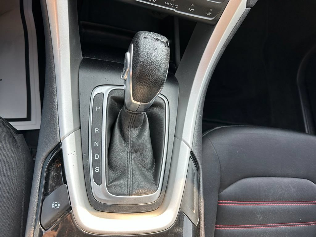 Used 2014 Ford Fusion SE w/ Equipment Group 201A FWD image 13