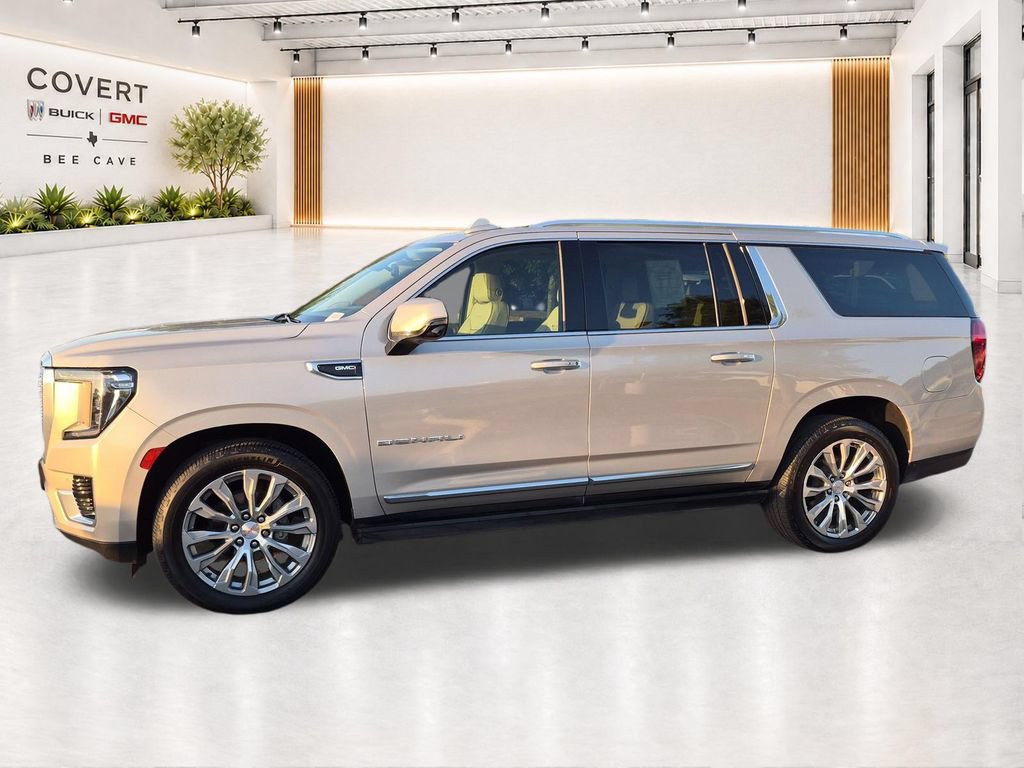 Used 2022 GMC Yukon XL Denali AWD/4WD image 5