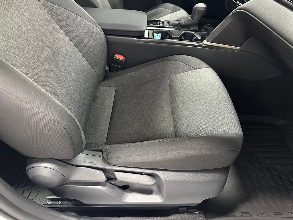 Used 2026 Toyota Camry LE FWD image 59