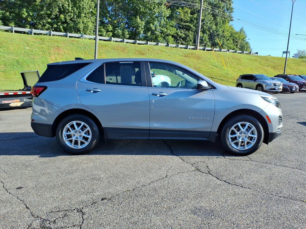 Used 2024 Chevrolet Equinox LT FWD image 2