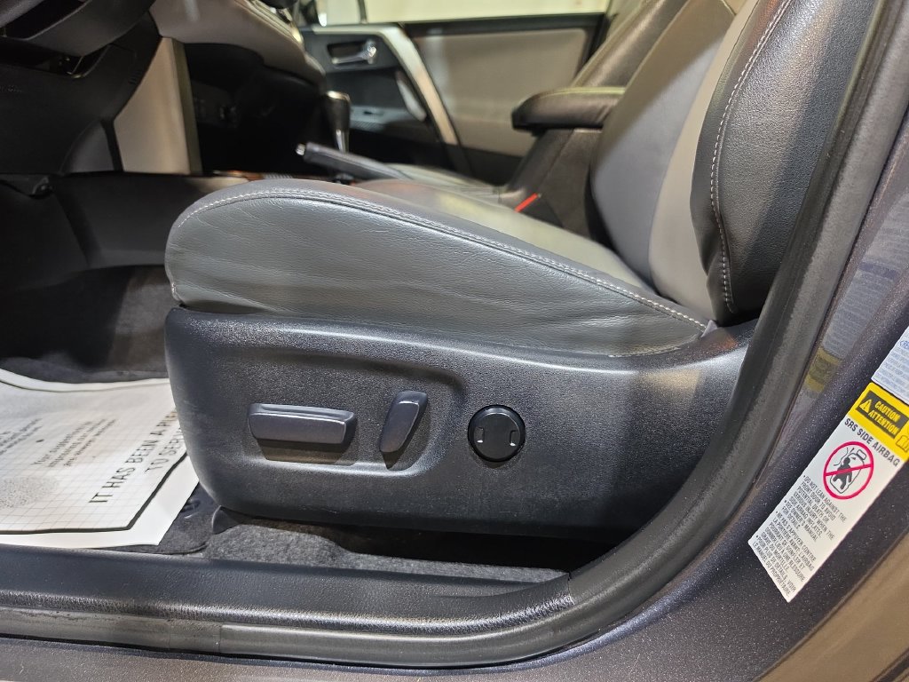 Used 2015 Toyota RAV4 Limited w/ Technology Package AWD/4WD image 14