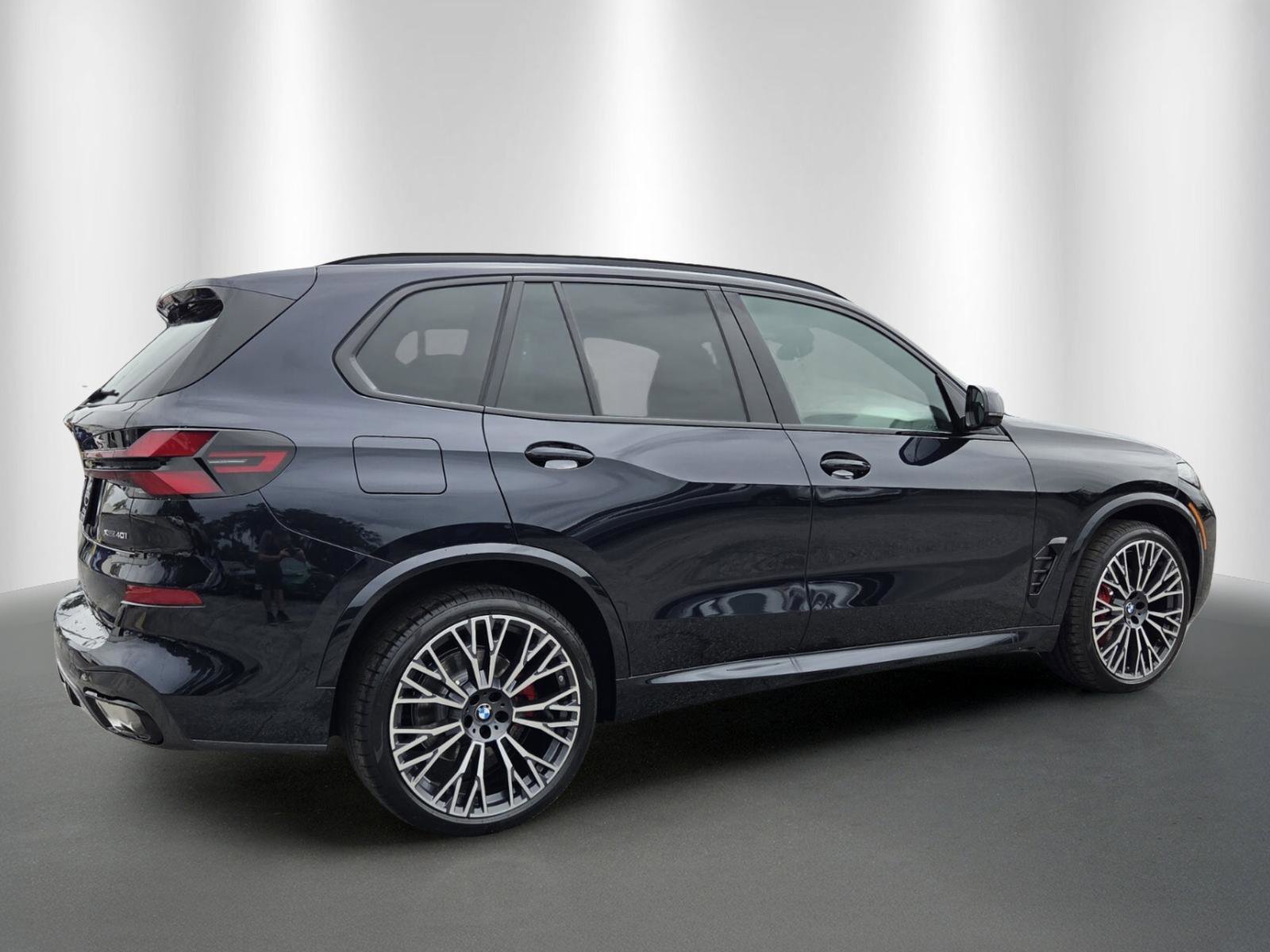 New 2026 BMW X5 xDrive40i w/ M Sport Package AWD/4WD image 7