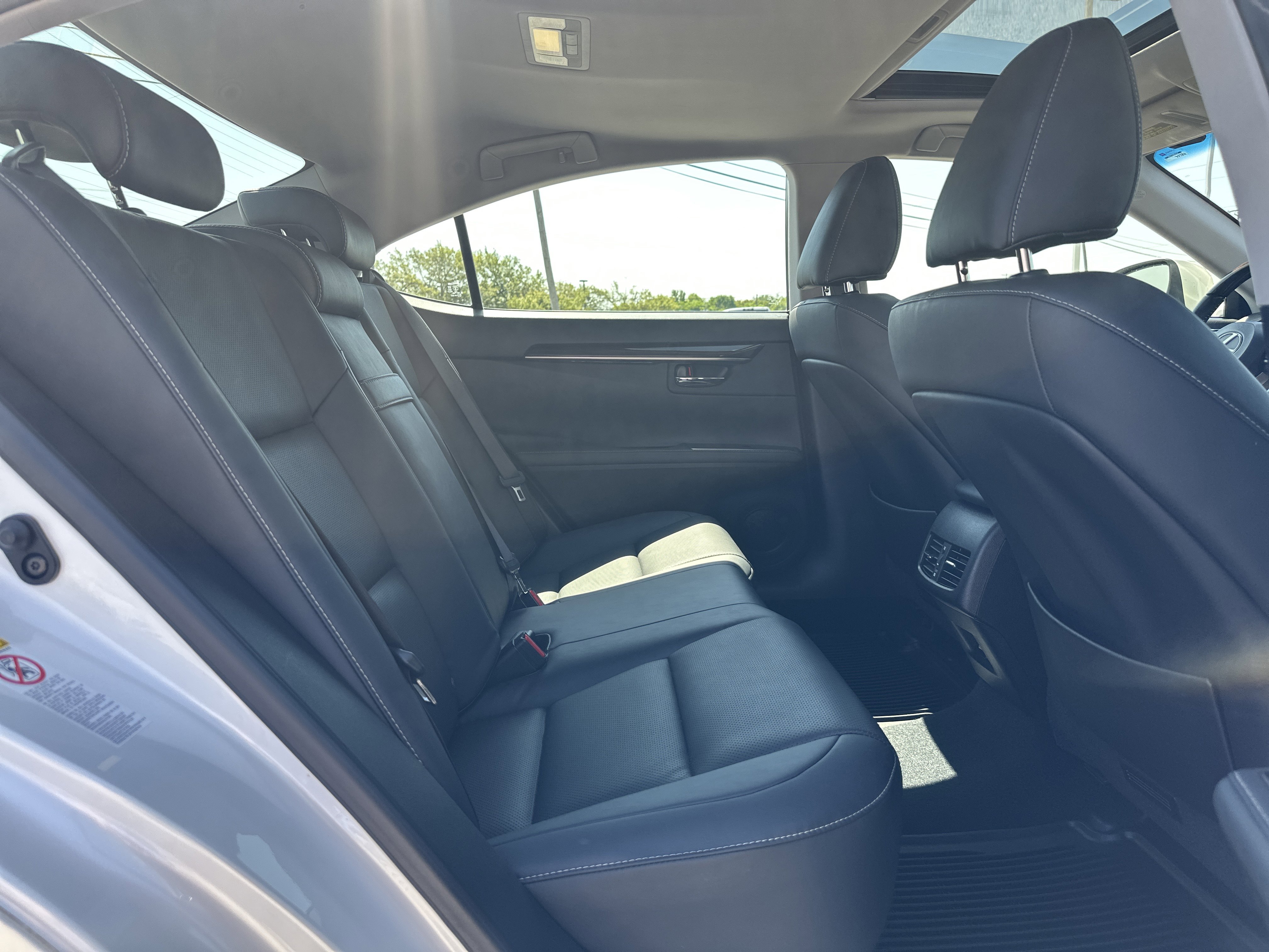 Used 2016 Lexus ES 350 w/ Premium Package w/Wood Trim FWD image 15