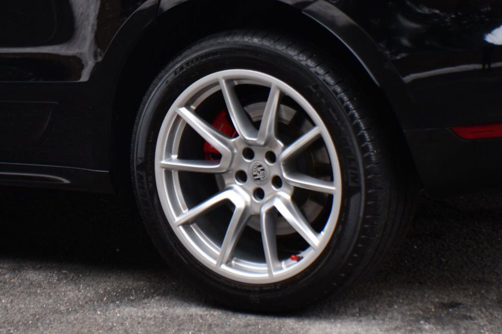 Used 2015 Porsche Macan Turbo image 11