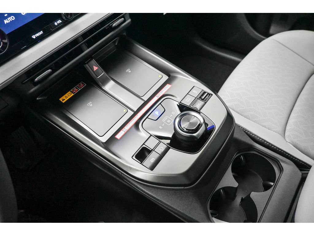 New 2026 Subaru Solterra AWD/4WD image 23