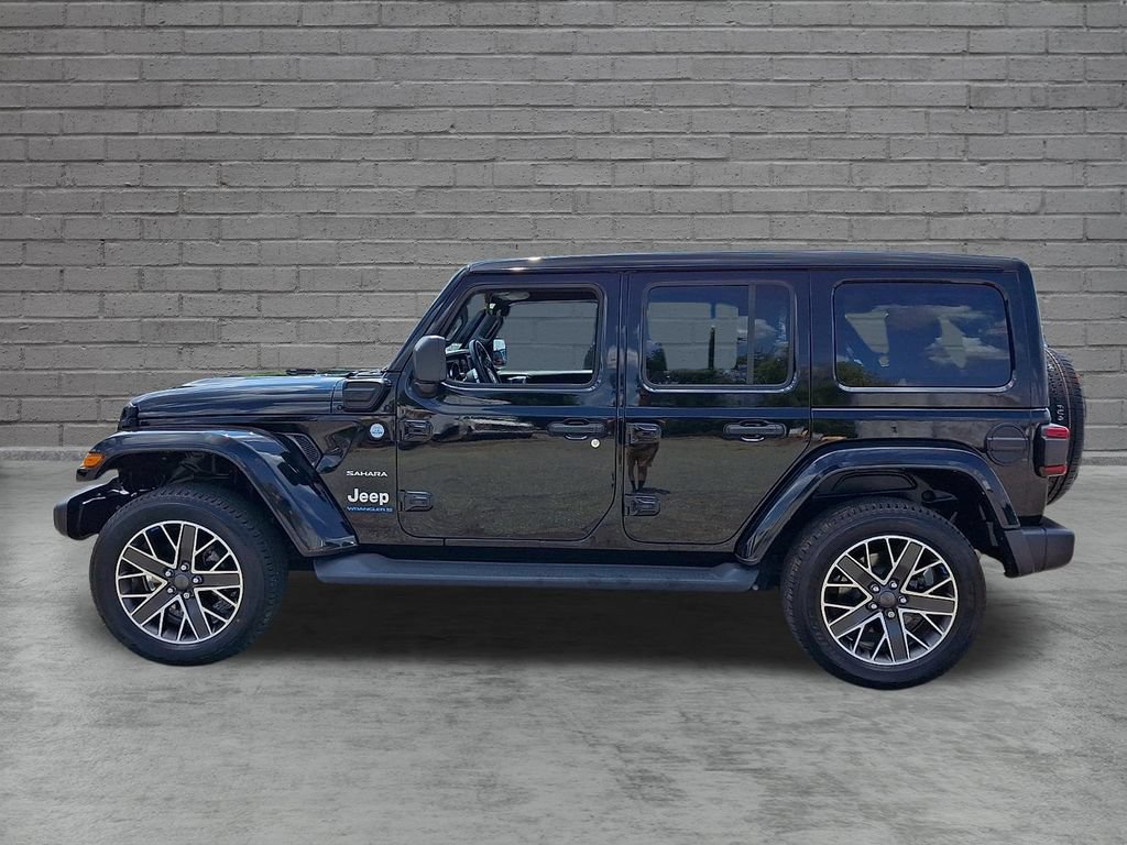 Used 2023 Jeep Wrangler Unlimited Sahara w/ Cold Weather Group AWD/4WD image 7