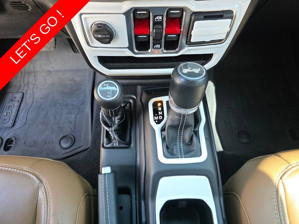 Used 2022 Jeep Wrangler Unlimited Sahara AWD/4WD image 28