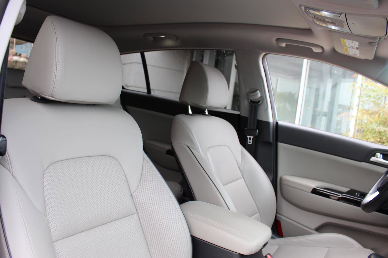 Certified 2022 Kia Sportage EX w/ EX Technology Package image 15