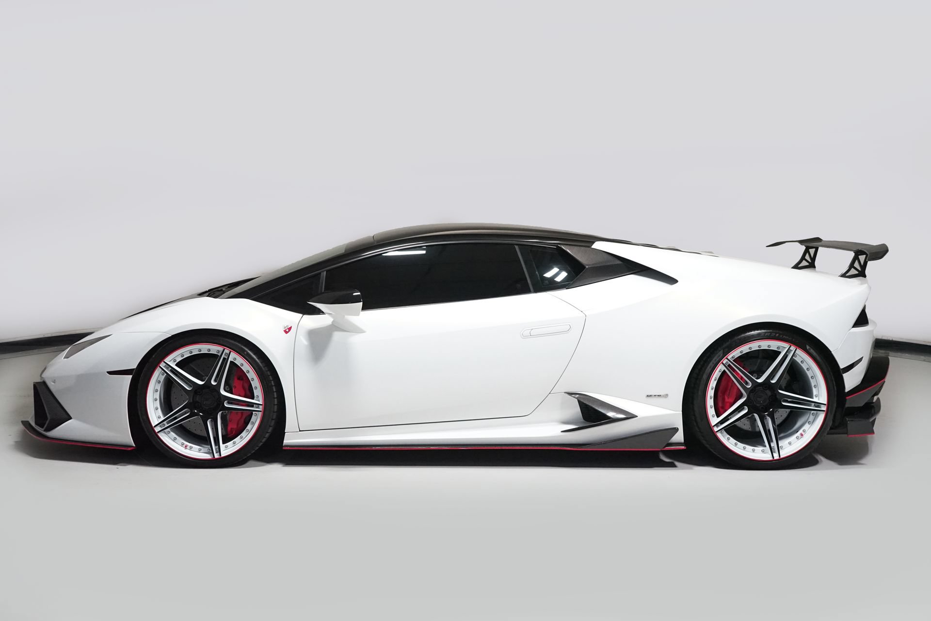 Used 2015 Lamborghini Huracan LP 610-4 AWD/4WD image 4